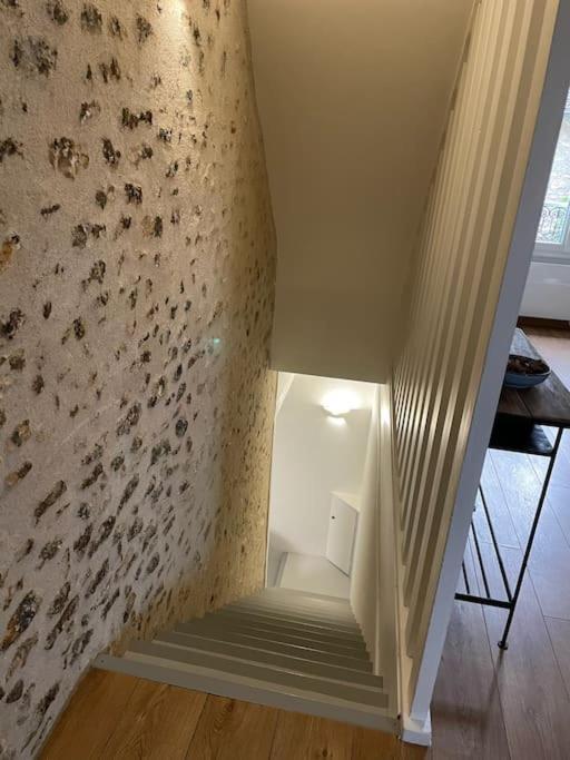 Tiny Paradise - 2 Bedrooms Apartment Montigny-sur-Loing 外观 照片