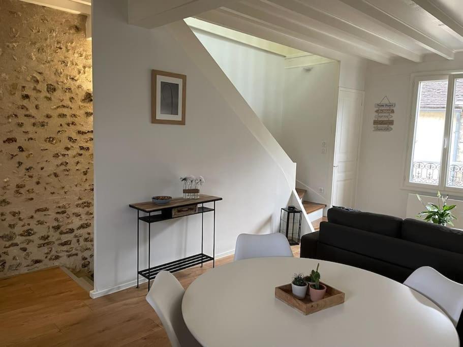 Tiny Paradise - 2 Bedrooms Apartment Montigny-sur-Loing 外观 照片